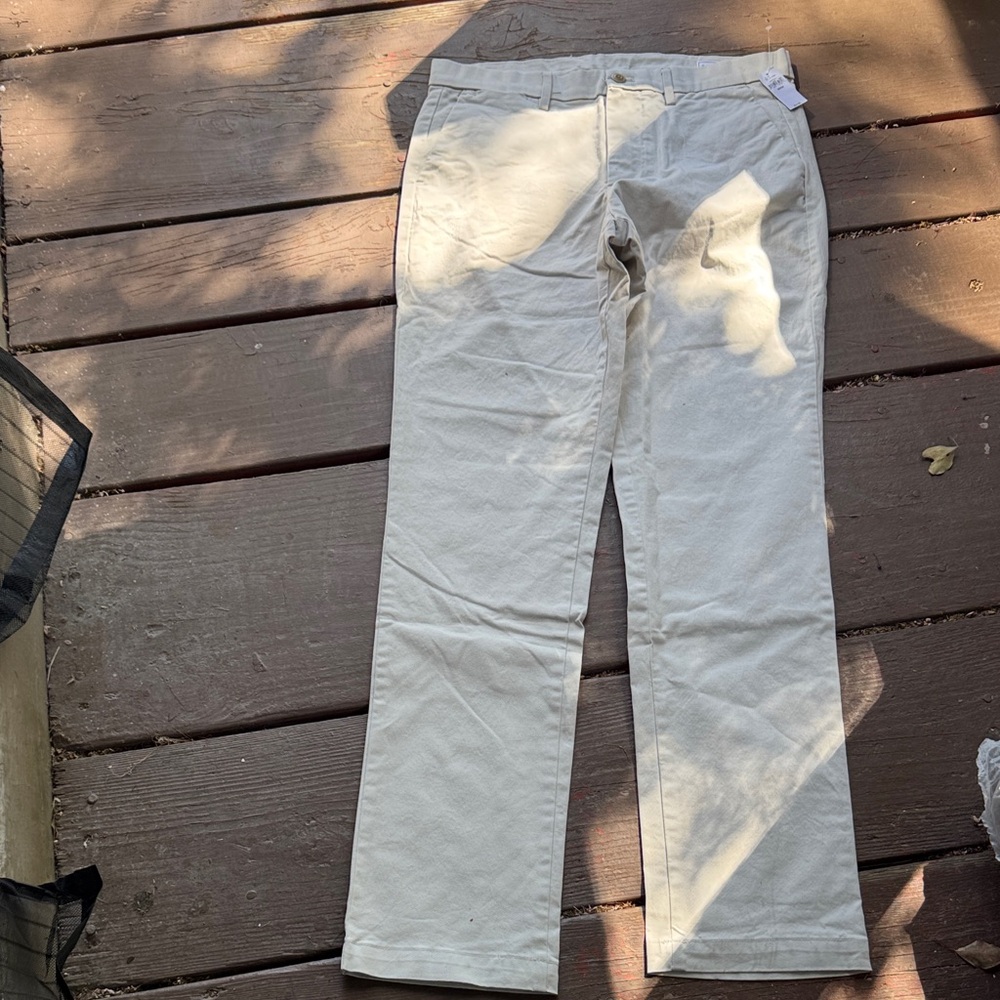GAP Men’s  Straight Leg Jeans in Cream